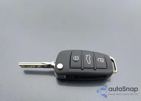 2018 Audi Q3 2.0T Premium/2.0T Sport Premium z USA, uszkodzony, nr VIN WA1JCCFS9JR002536